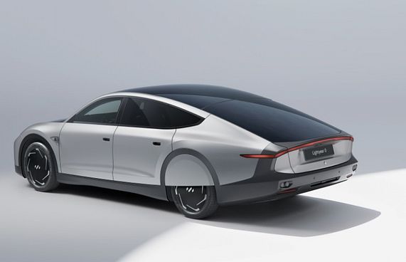 ސޯލާ ޕެނަލް ހުންނަ ކާރު އުފެއްދުމުގެ މަސައްކަތް ފަށަނީ