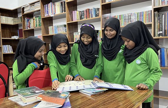 ބިލެތްފަހި ސްކޫލްގެ ލައިބްރަރީ ތަރައްގީކޮށްފި