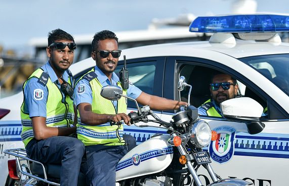 ހައްޖާޖީން ފުރާތީ އިތުރު ފުލުހުން އެއާޕޯޓަށް ނެރެފި