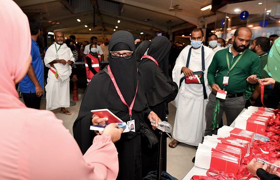 ގްރޫޕްތަކުން މީހުން ހައްޖަށް ގެންދިއުމަށް ބޮޑު އަގެއް!