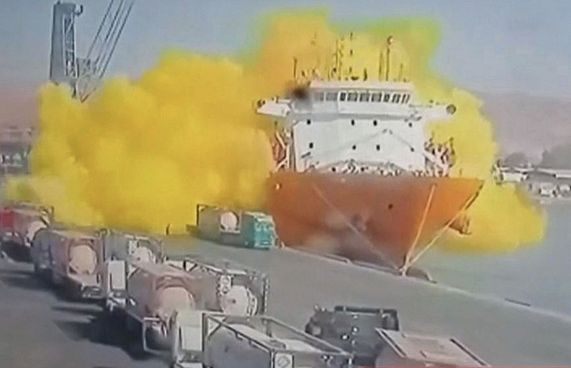 ޖޯޑްންގައި ގޭސް ޓޭންކެއް ގޮވައި 10 މީހަކު މަރުވެއްޖެ