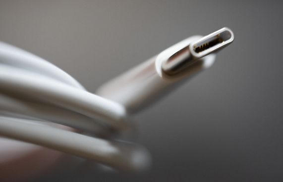 ބްރެޒިލްގައި ވެސް ޔޫއެސްބީ-ސީ ޗާޖަރު މަޖުބޫރުކުރަނީ