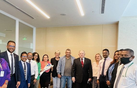 ލޭގެ ޑޮކްޓަރަކާއެކު ކިއުބާގެ ޑޮކްޓަރުން ރާއްޖެއަށް