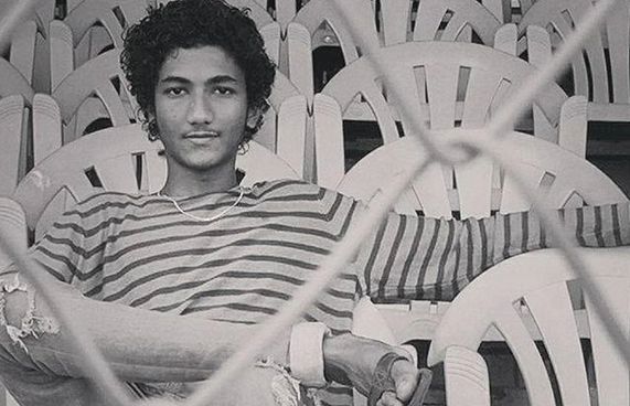 މަރާލުމުގެ ކުރިން ދޮރަށް ކަތިވަޅިއެއް ޖެހިކަން އެންގި!