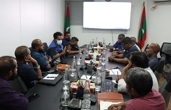 މަސްދަރު ހާމަކުރަންޖެހޭ މައްސަލާގައި އެއްމޭޒަކަށް