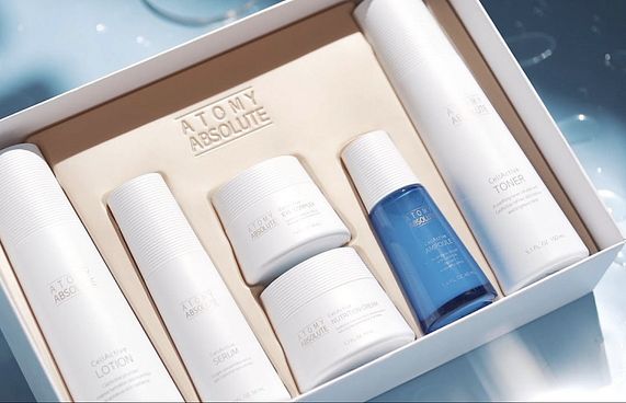 ކޮރެއާގެ ސްކިންކެއާ ބްރޭންޑް "އެޓޮމީ" ރާއްޖެއަށް