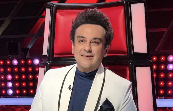 ފޮޓޯތައް ޑިލީޓްކޮށް އަދުނާން ސާމީ "އަލްވިދާ" ކިޔައިފި