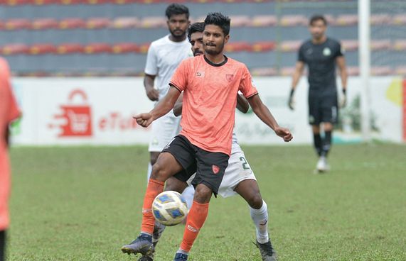 ގްރީން ބަލިކޮށް އީގަލްސްއިން މާޒިޔާއާ ކައިރިކޮށްފި