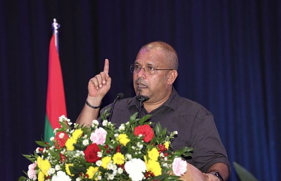 ޝަރީފްގެ ޕާސްޕޯޓު ހިފަހައްޓައިފި