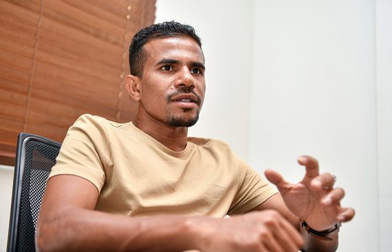 ކޮވިޑުގެ ސަބަބުން ޝަރަފްގެ ދުވެލި މަޑުޖެހިފައި