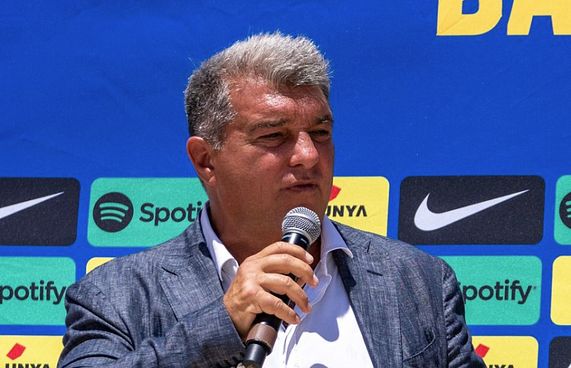 100 މިލިއަން ޑޮލަރު ހޯދައި ބާސާއިން ހިންދެމިލައިފި