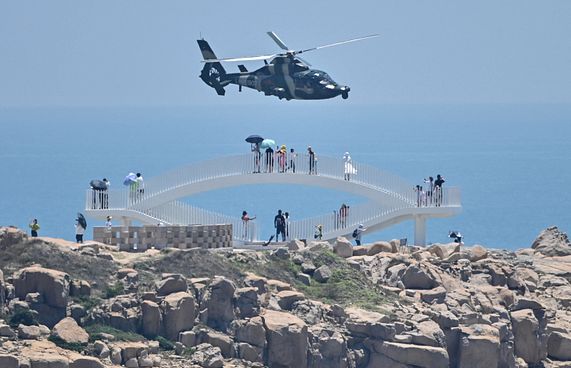 ޗައިނާގެ އަސްކަރީ ތަމްރީންތައް ތައިވާން ކައިރީގައި