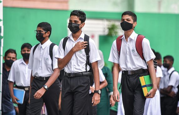 ބައެއް ކުދިން އަދިވެސް މާސްކް ނަގަން ބޭނުމެއް ނުވޭ!