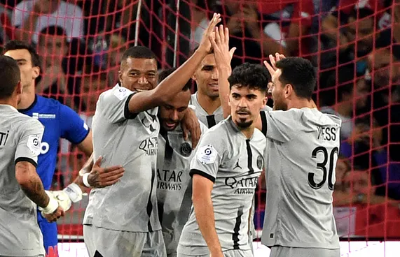 މެސީގެ އެހީއާއެކު އެމްބާޕޭ ލީގު ރެކޯޑަކާ އެއްވަރުކޮށްފި