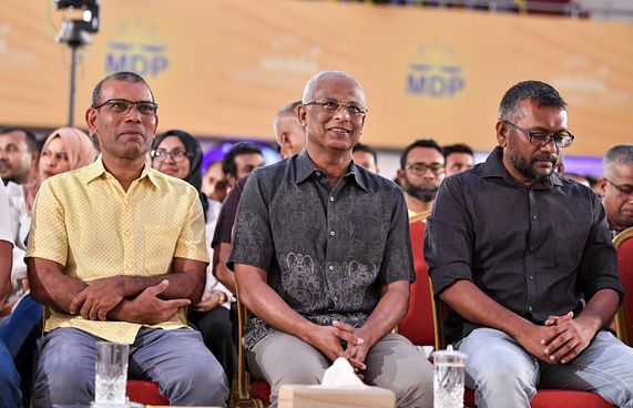 ޑިމޮކްރެޓްސްގެ މެމްބަރުންނަށް އިބޫގެ މަރުހަބާ