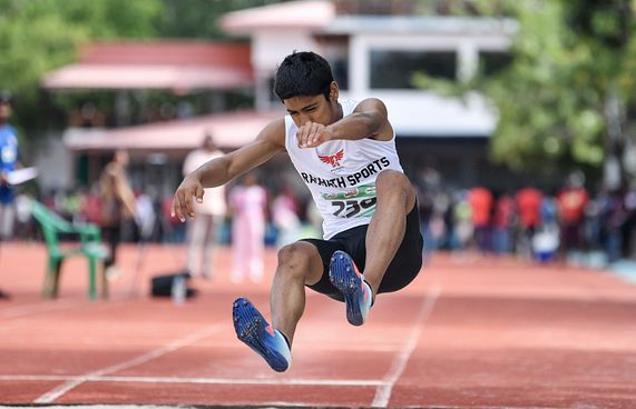 ނާހިލް އަނެއްކާ ވެސް ގައުމީ ރެކޯޑް މުގުރާލައިފި