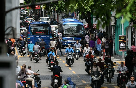 މިނީ ބަސްތަކަށް ބަދަލުކޮށް، ދަތުރުތައް އިތުރުކުރަނީ