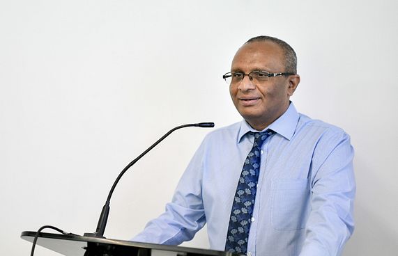 ސުއޫދުގެ އިސްތިއުފާ ސިޓީ ނުލިބޭތީ މައްސަލަ ބަލަނީ