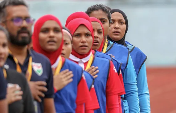 އަންހެން މުބާރާތް ބާއްވަން އެފްއޭއެމަށް ލާޒިމުކޮށްފި