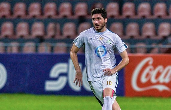 އޭންޖަލްއަށް މުސާރަ ނުދީގެން ގްރީންއަށް ފީފާގެ އަދަބު