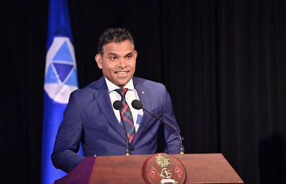 "އެންމެ އިންޑަސްޓްރީއަކަށް ބަރޯސާވުން ދޫކޮށްލަން ޖެހޭ"