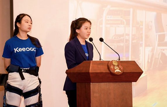 ބޮޑު ބަދަލެއް، އޭޑީކޭގައި ރޮބަޓަކުން ފަރުވާދެނީ