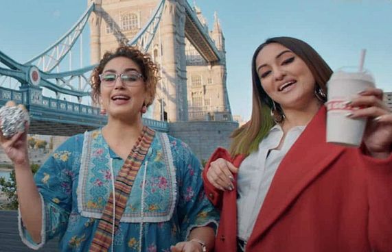 ޑަބަލް އެކްސްއެލް: ފަލަ އަންހެނުންނަށް ފުރައްސާރަ