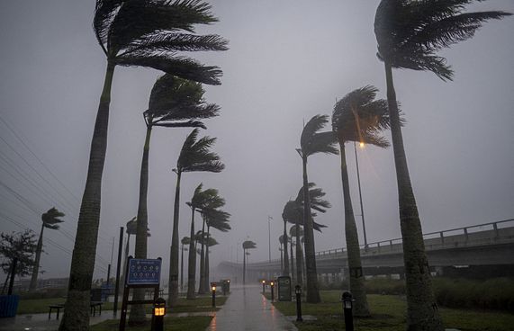 ތޫފާން އިއާންގައި ފްލޮރިޑާ އަށް ބޮޑެތި ގެއްލުންތަކެއް