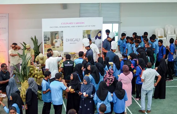 ހަތަރު ސްކޮލަޝިޕާ އެކު ކެރިއާ އެކްސްޕޯ މާދަމާ