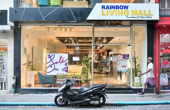 ރެއިންބޯއަށް 32 އަހަރު، ކަސްޓަމަރުންނަށް ޑިސްކައުންޓު