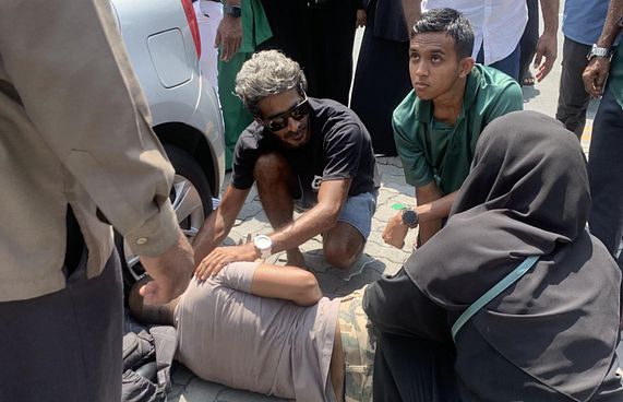 އިއްޔެގެ ހީރޯއިންނަކީ މި ޒުވާނާ އާއި ދަރިވަރު