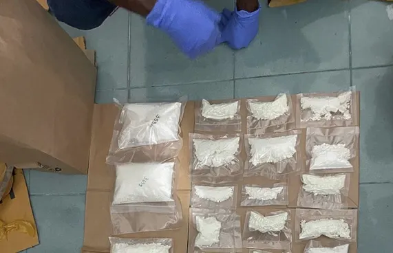 ކޮންޓްރޯލްޑް ޑްރަގެއް ވިއްކާ މައްސަލަ ފެންމަތިވެއްޖެ