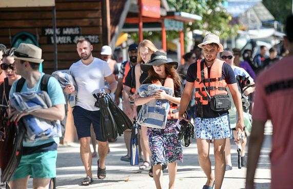 ގެސްޓްހައުސްތަކުގެ ދުވެލި، އިގްތިސާދީ މަޑުޖެހުމަކަށް