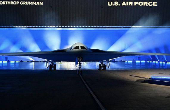 އެމެރިކާގެ އާ ސްޓެލްތު ބޯޓު ދައްކާލައިފި