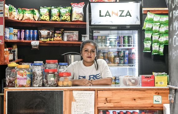 ފަސީހް ދެއްކެވީ ބިދޭސީންނަށް ދިވެހިން "އަޅުވެތިވަރު"!