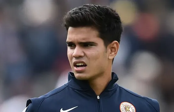 އަރްޖުން ޓެންޑުލްކާ ވެސް ފުރަތަމަ މެޗުގައި ސައްތައެއް