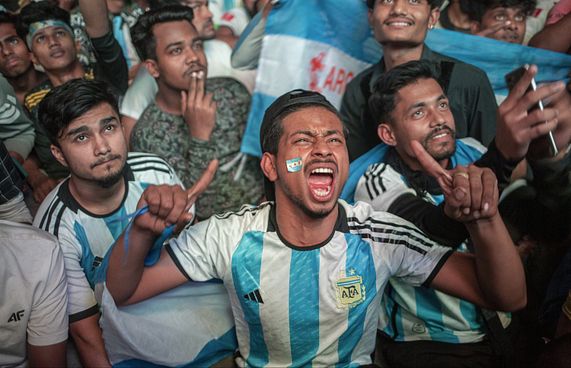 އާޖެންޓީނާ ކޯޗުގެ ޝުކުރު ބަންގްލަދޭޝް ރައްޔިތުންނަށް