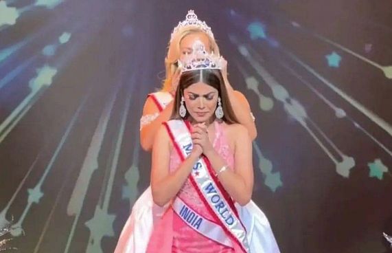 މިސިޒް ވޯލްޑްގެ ތާޖު 21 އަހަރަށް ފަހު އިންޑިއާއަށް