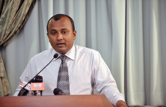 ހުޅުޖަހަން ގޮވާލި އައްބާސްއަށް ދައުވާކޮށްފި