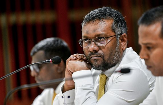 "ނަޝީދުގެ މެންބަރުން ވަކިވުމަކީ ރިހޭ ދަތެއް ވެއްޓުން"