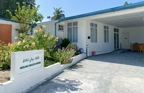 އުކުޅަހުގައި މީހަކު ބައްޕަ އަށް ވަޅިން ހަމަލާދީފި