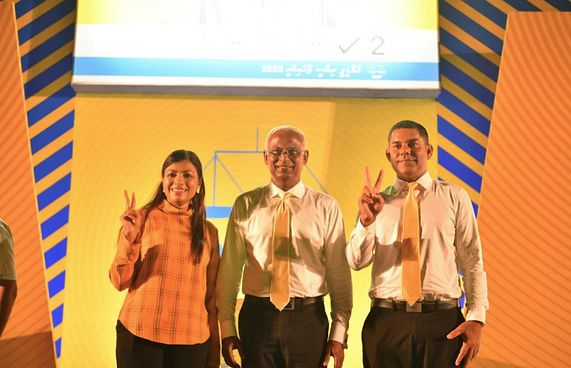 ކެމްޕެއިނުގައި ހަމަނުޖެހުން އުފައްދަން އެބައުޅޭ: ނާޝިޒް