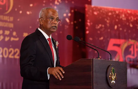 ފޭދޫގެ އެންމެ ބޮޑު އިންވެސްޓްމެންޓަކީ ސްކޫލު: ރައީސް