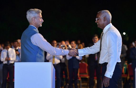 ހަނިމާދޫ އެއާޕޯޓާ އެކު އިގްތިސާދު ފުޅާކުރަންޖެހޭ: އިބޫ