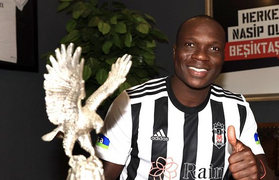 ރޮނާލްޑޯއަށް ޖާގަދޭން ބޭރުކުރި އަބޫބަކުރު ބެސިކްޓަސްއަށް