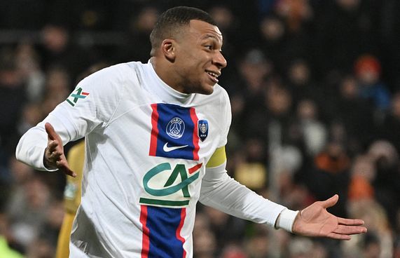 އެމްބާޕޭގެ ފަސް ގޯލާ އެކު ޕީއެސްޖީ ގަދަ 16 އަށް