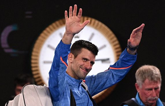 ޖޮކޮވިޗުގެ ބޮއިކޮޓާ އެކު ޕްރެޒެންޓަރު އޮންއެއާގައި މައާފަށް އެދިއްޖެ