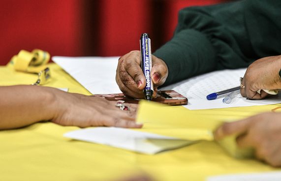 މުންޑޫ ވޯޓު ފޮއްޓަށް މާ ކުރިން ވޯޓު އެޅި ތުހުމަތު