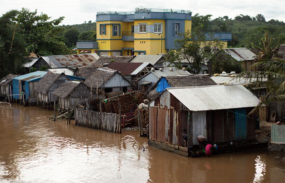 މަޑަގަސްކަރަ އަށް އެރި ތޫފާނުގައި 25 މީހަކު މަރު