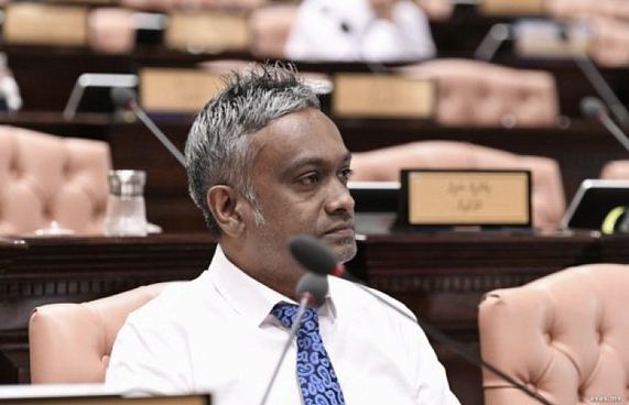 މެމްބަރު މުއިއްޒު ރައީސްގެ ފެކްޝަނާ ގުޅިވަޑައިގެންފި